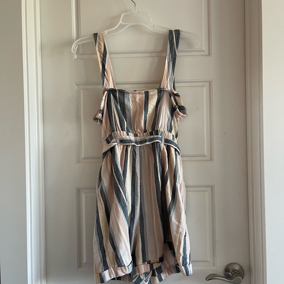 American Eagle Pastel Striped Romper - Picture 5 of 8